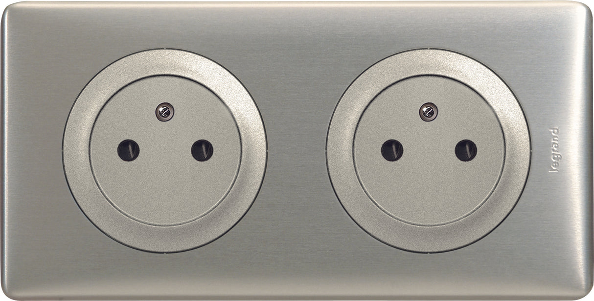 Double prise affleurante 2P+T 16A saillie Céliane - titanium - Legrand