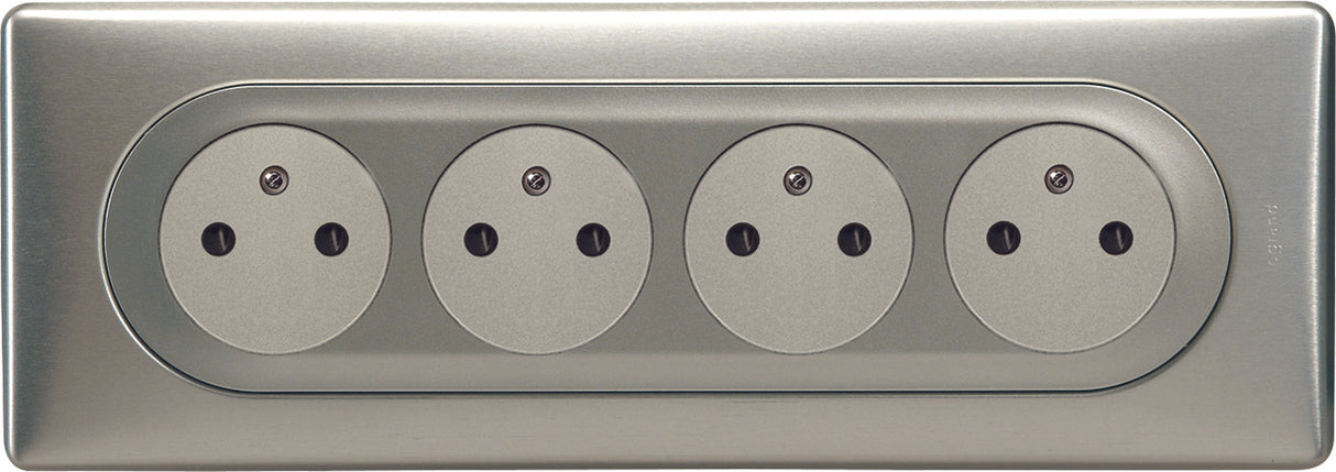 Quadruple prise affleurante 2P+T 16A + boîte encastrement Céliane - Legrand