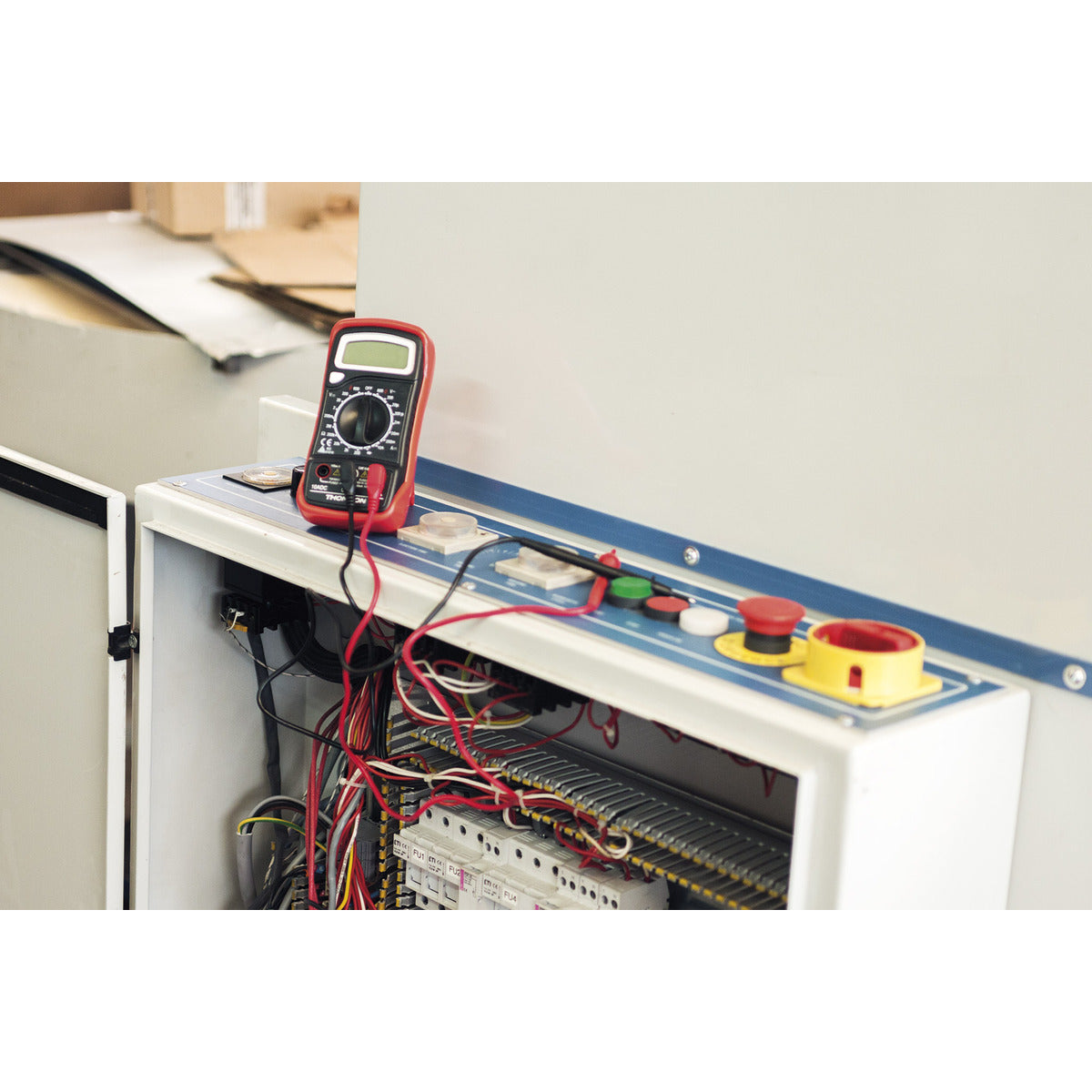 Multimètre digital antichoc 5 fonctions CAT III 600V - Protec