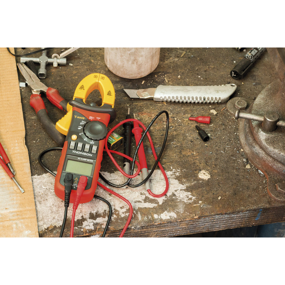 Pince ampèremétrique autocalibrée 6 fonctions CAT III 600V - Thomson