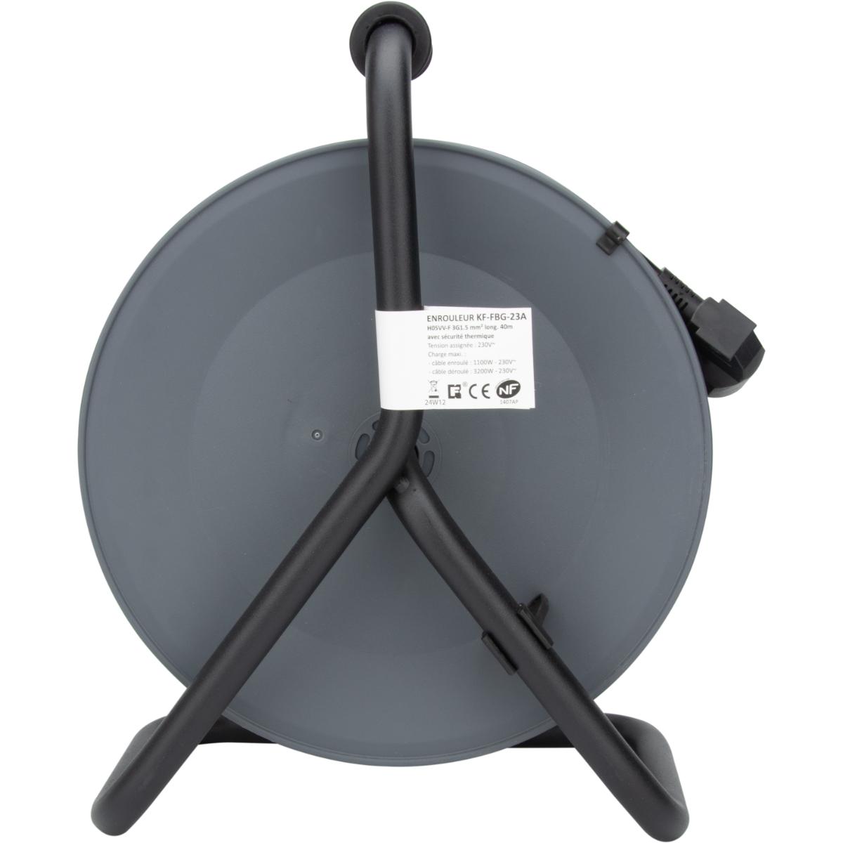 Enrouleur H05VV-F 4 prises 3G1,5 + coupe-circuit - Zenitech