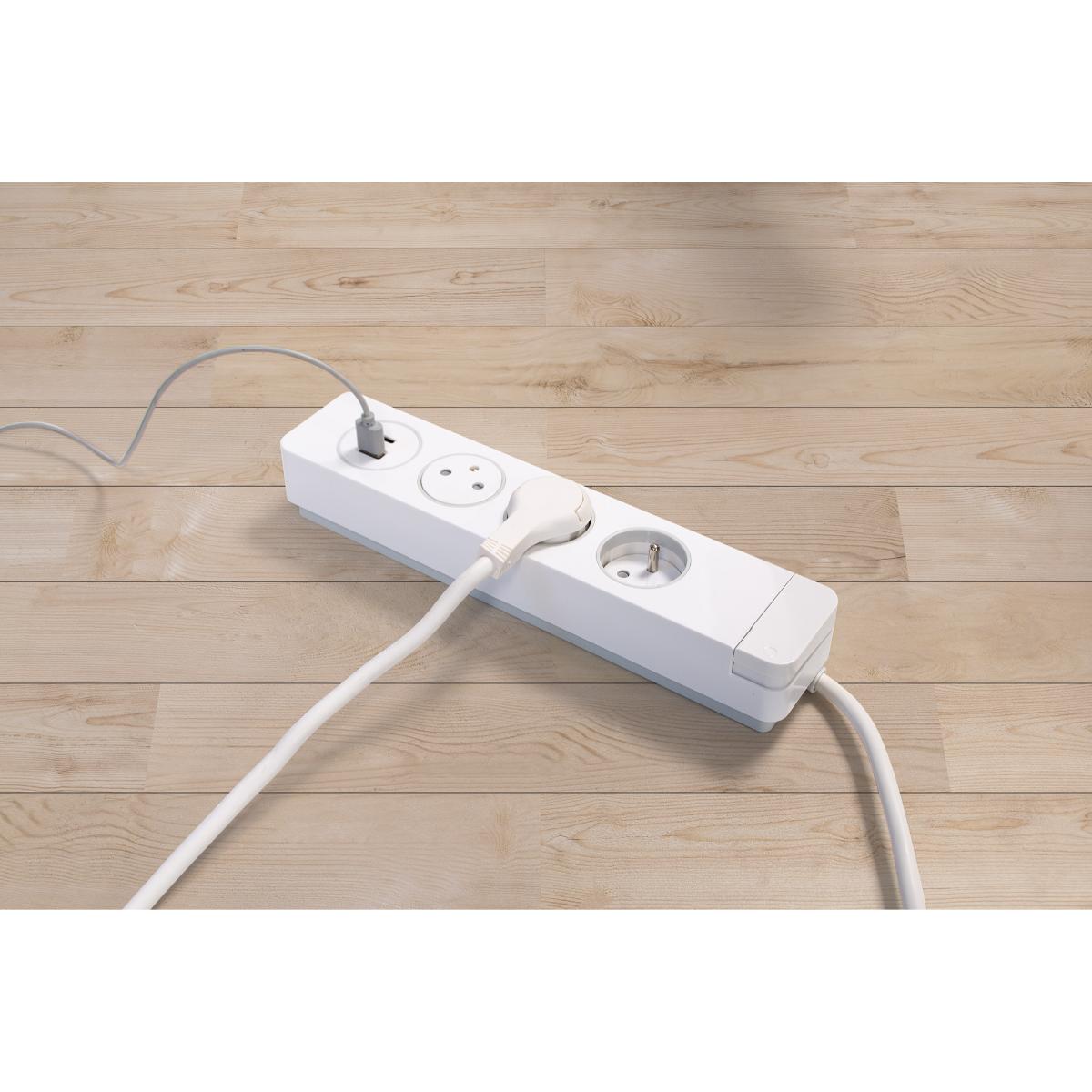 Multiprise 3/5 prises 16A 2P+T + 2USB - Easy Eject - Mantéa Otio