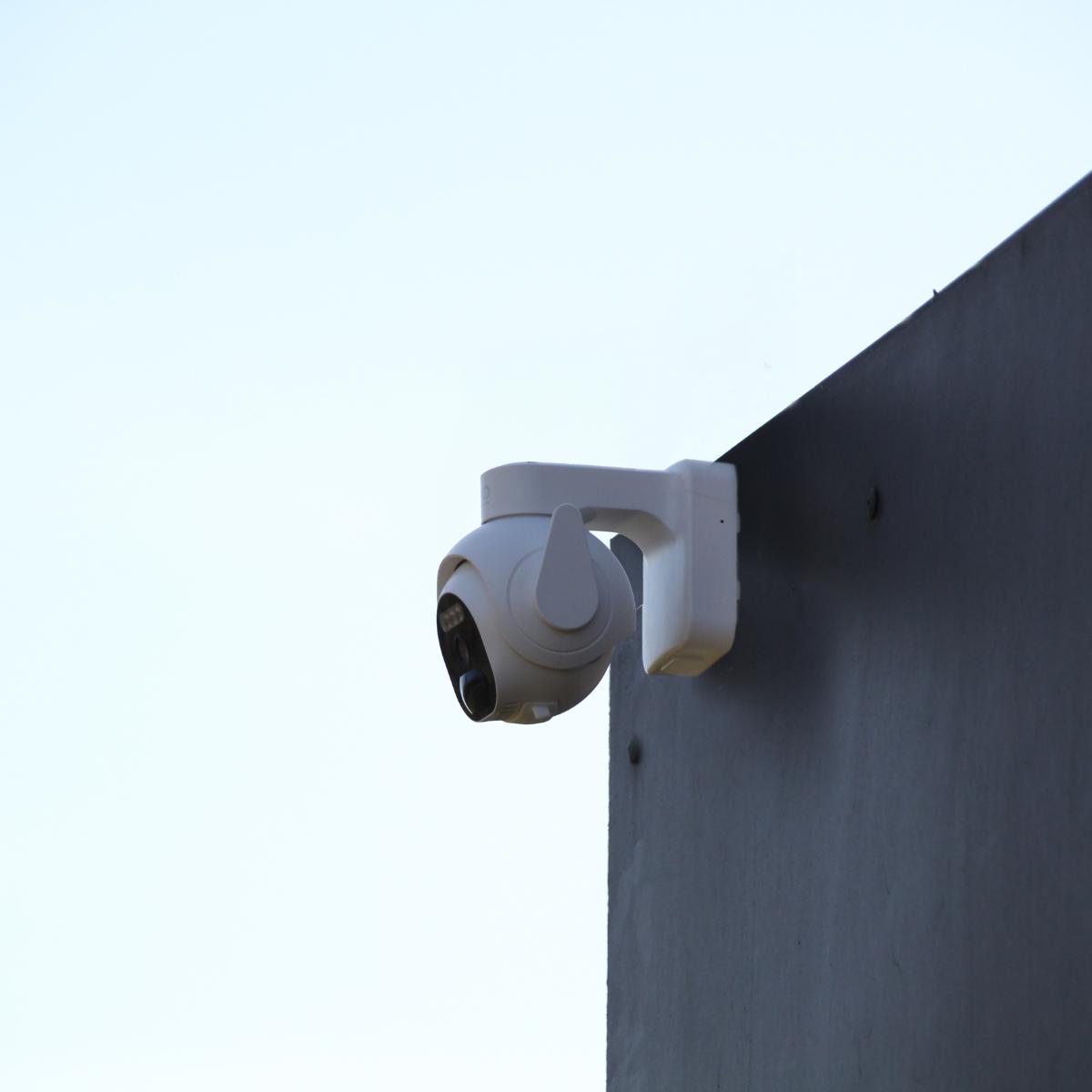 Caméra extérieure rotative 3MP + batterie + sirène intégrée - DiO