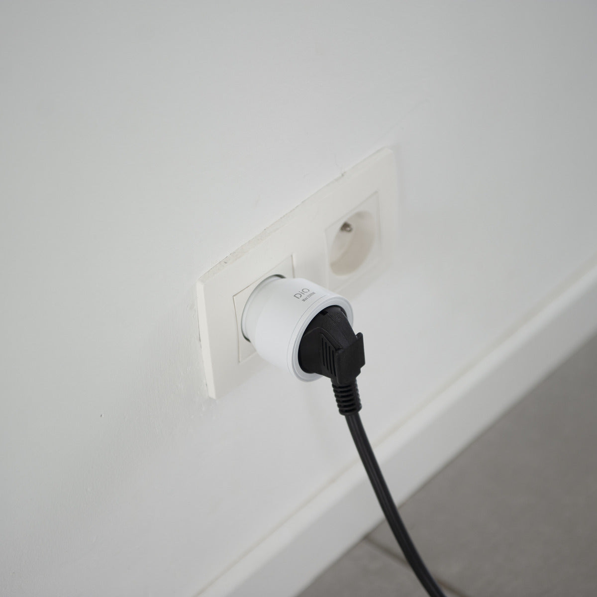 Prise nano télécommandée On/Off - 2300W - Blanc - DiO